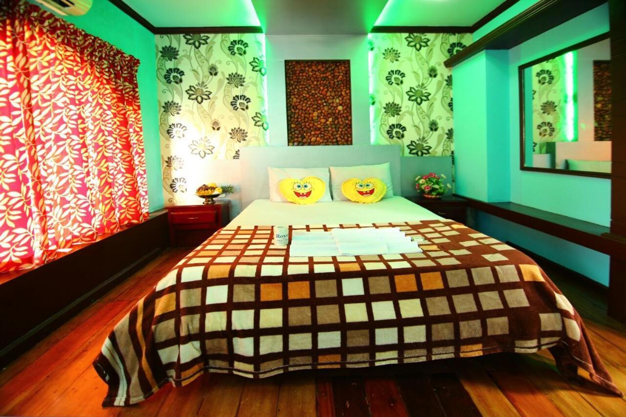 Marari Houseboat Hotel Mararikulam Exterior foto