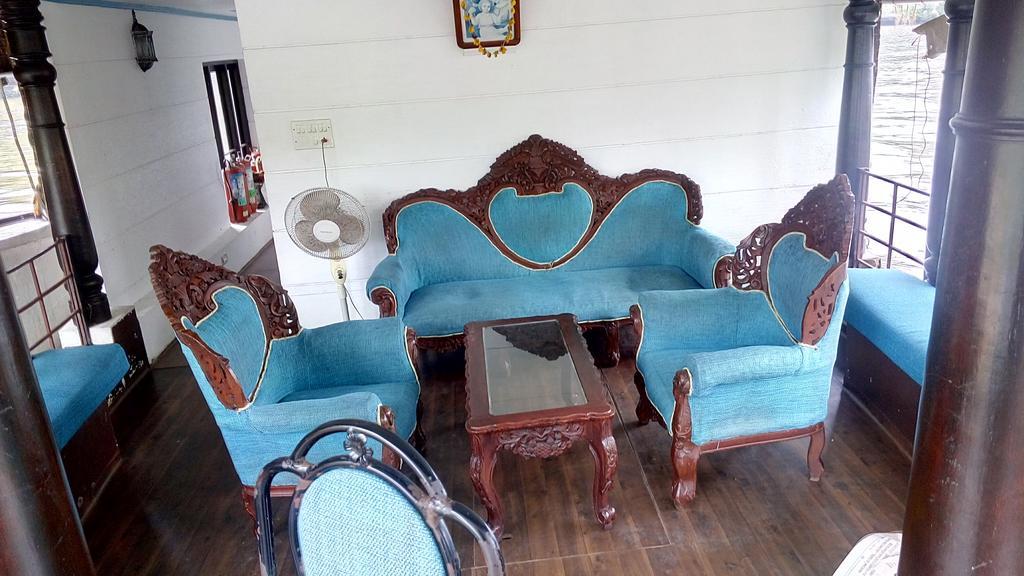 Marari Houseboat Hotel Mararikulam Exterior foto